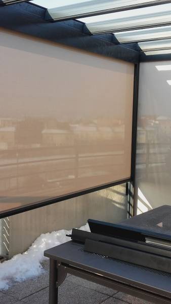 Pose d'une Pergola Aluminium à Balbigny proche de Roanne avec store gris anthracite : L'Élégance et la Protection Solaire par Boréal Vérandas