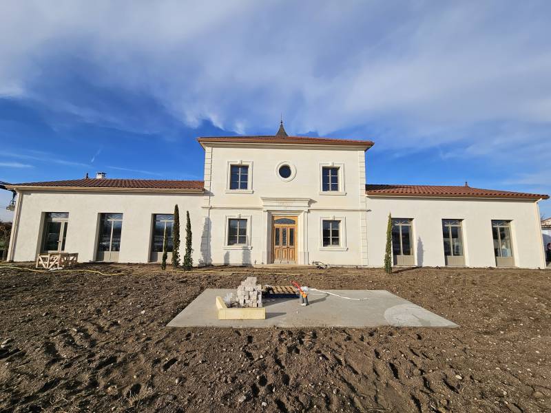 Rénovation des fenêtres en alu d'une entreprise à Bonson