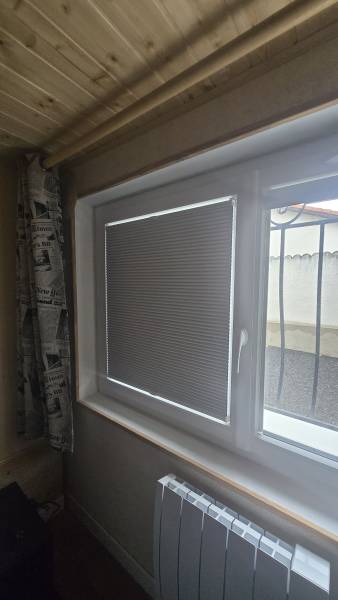 Store intérieur occultant sur mesure dans la Loire : entre parclose multizone avec toile pour protection solaire