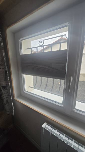 Store intérieur occultant sur mesure dans la Loire : entre parclose multizone avec toile pour protection solaire