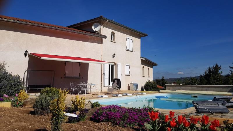 Store banne coffre motorisé Somfy 