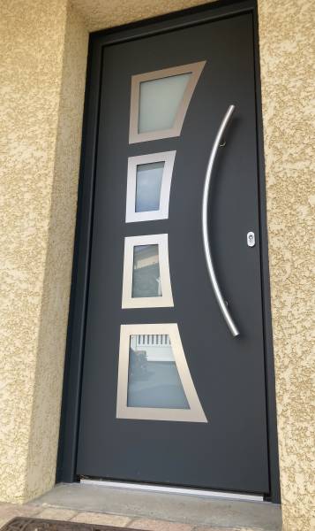 Porte d'entrée 90 x 2.15m 