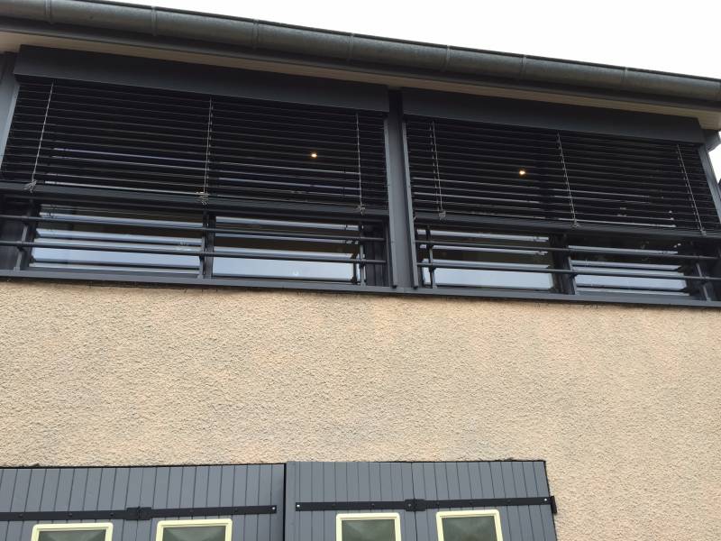 Installer un brise soleil orientable extérieur à Soucieu-en-Jarrest