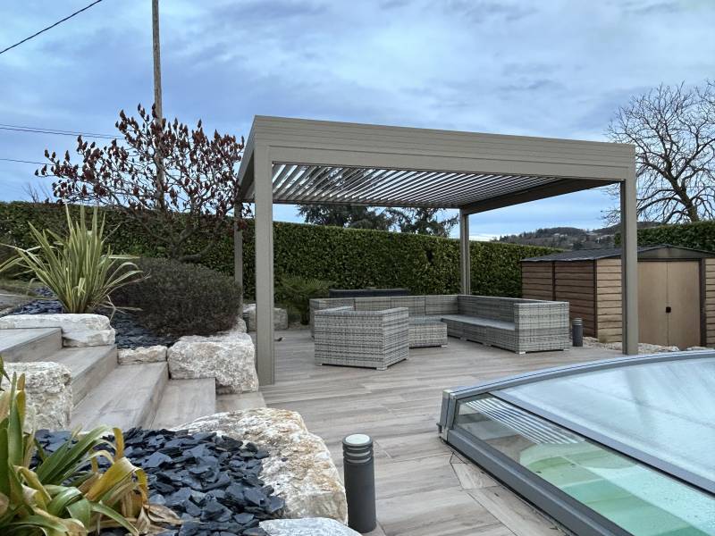 Pergolas autoportante bioclimatique à Saint Martin en Haut 