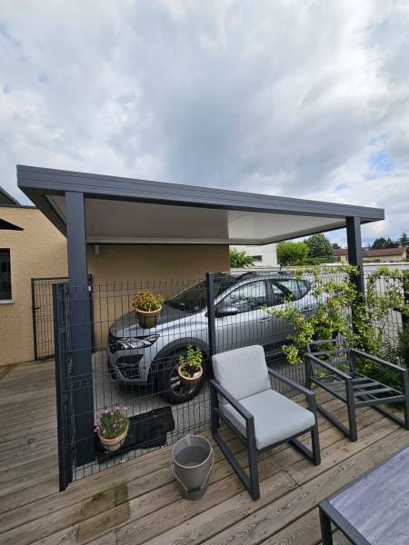 Carport avec poteaux déportés 