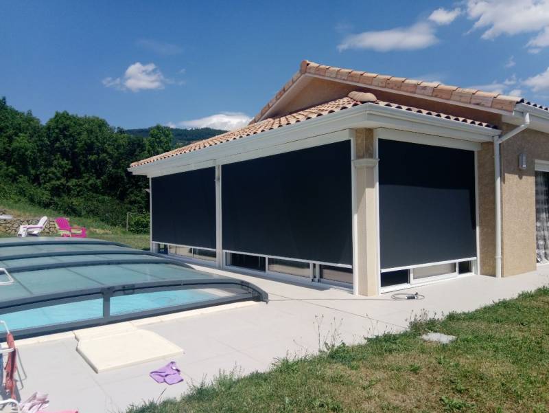 Protection solaire sur menuiseries aluminium à Saint Chamond