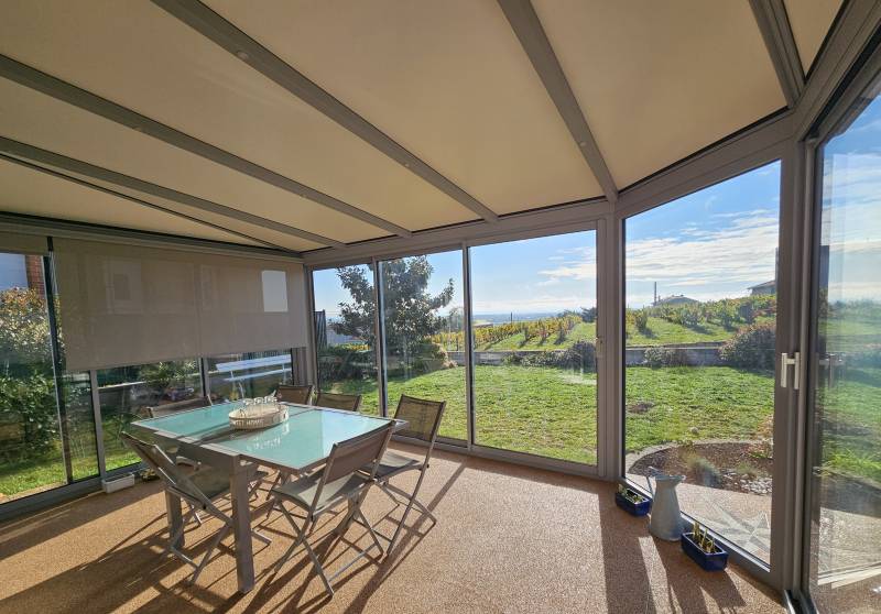 Véranda gris claire 